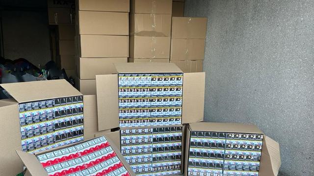 Illegaler Zigarettenhandel: 10,4 Millionen Schmuggelzigaretten – Festnahmen bei Razzien