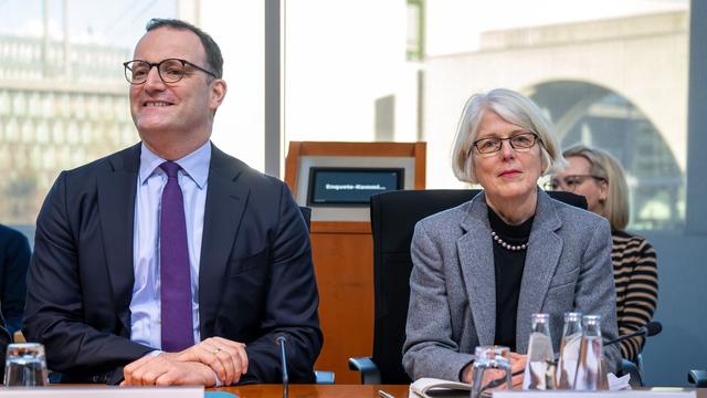 Corona-Masken: Spahn verteidigt sein Corona-Krisenmanagement