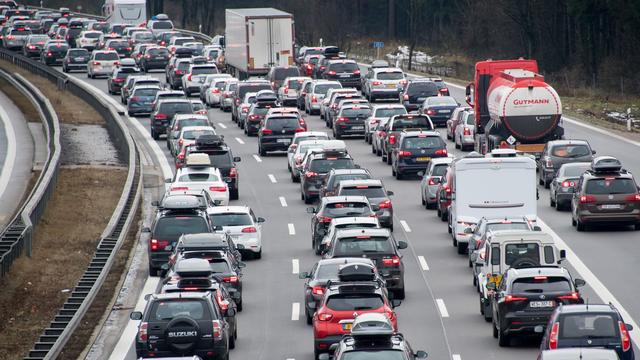 Reiseverkehr: Die Ferien beginnen - das müssen Reisende in Bayern wissen