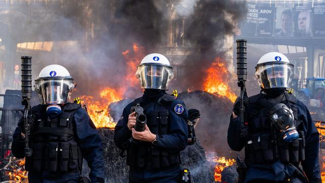 Handelsabkommen: EU-Mitarbeiter sollen Fenstern wegen Bauerndemo fernbleiben