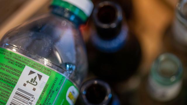 Rührende Geste: Obdachloser spendet Pfandflaschen-Geld für Mütter in Not