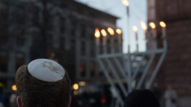 Religion: Mainz feiert Chanukka – Zeichen für jüdisches Leben gesetzt