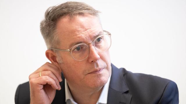 Hilfen für Industrie: Schweitzer sieht Signal für wirtschaftliche Erholung