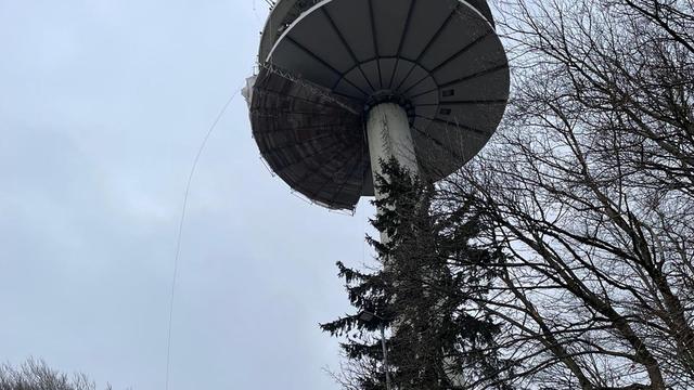 Notfälle: Gerüstteile an Turm auf Hoherodskopf lösen sich durch Sturm