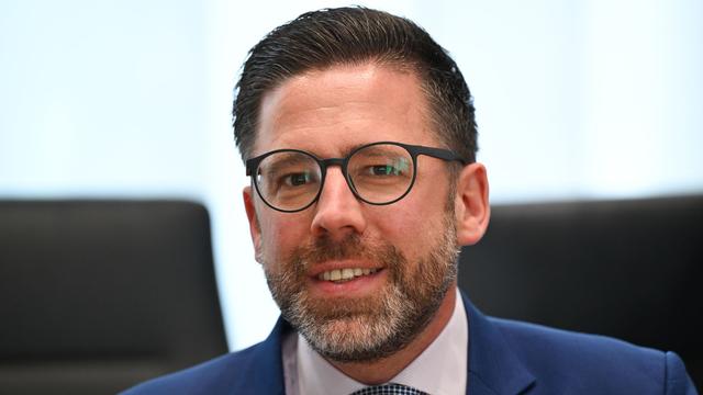 Justizvollzug: Minister besucht JVA Rohrbach und lobt Mitarbeiter