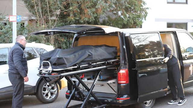 Notruf: Pflegerin fällt in Teich und ertrinkt