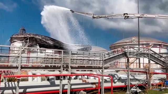 Drohnenkrieg: Ukraine attackiert Tanks mit Erdölprodukten – Großbrand