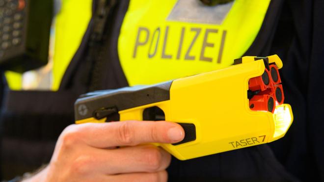 Polizeieinsätze: Die Brandenburger Polizei verfügt über mehrere Taser. (Symbolbild)