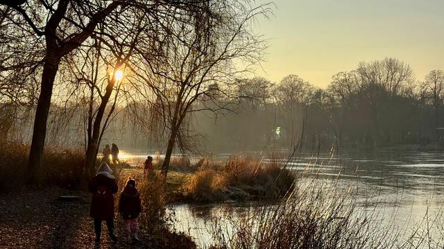 Wetter: Grauer Tag mit Sprühregen in Sachsen
