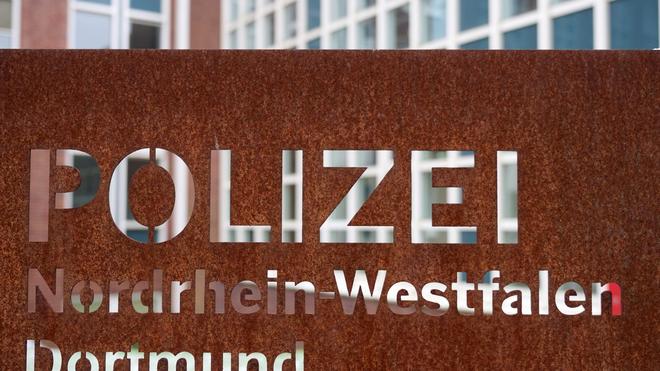 Kriminalität: Nach Schüssen auf ein Privathaus schließt die Polizei einen Bezug zum Rockermilieu nicht aus. (Archivbild)