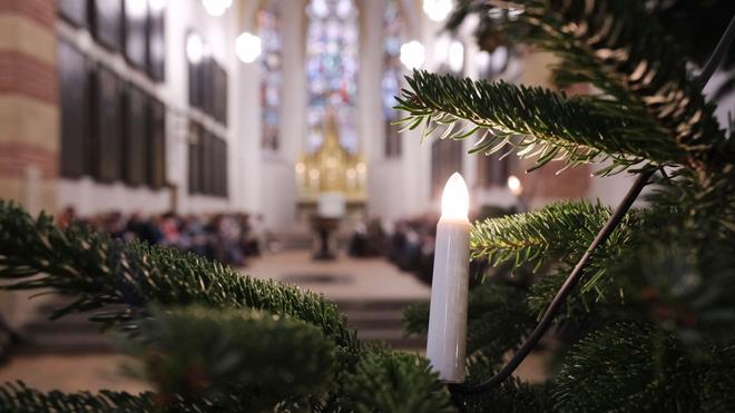 Heiligabend: Die Heiligabend-Gottesdienste waren nach einer Statistik der Evangelischen Kirche in Deutschland (EKD) gut besucht. (Archivbild)