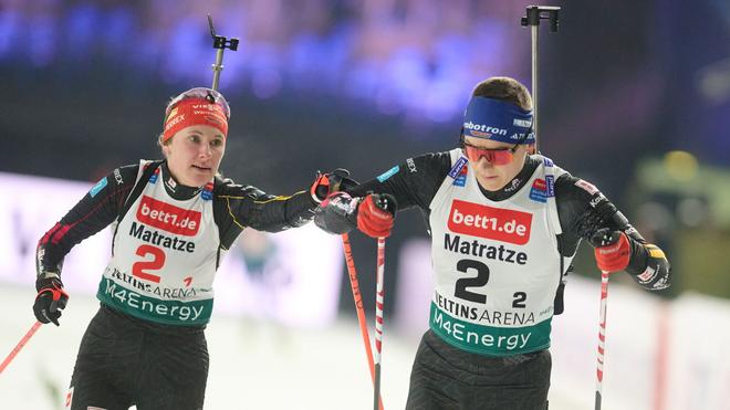 Erster Heimsieg seit 2016: Das deutsche Team Justus Strelow und Janina Hettich-Walz beim Biathlon auf Schalke.