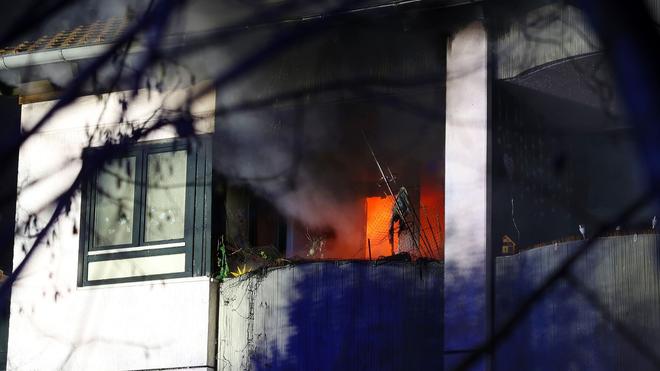 Wohnungsbrand in Göttingen: Bei einem Wohnungsbrand in Göttingen ist eine Frau lebensbedrohlich verletzt worden.