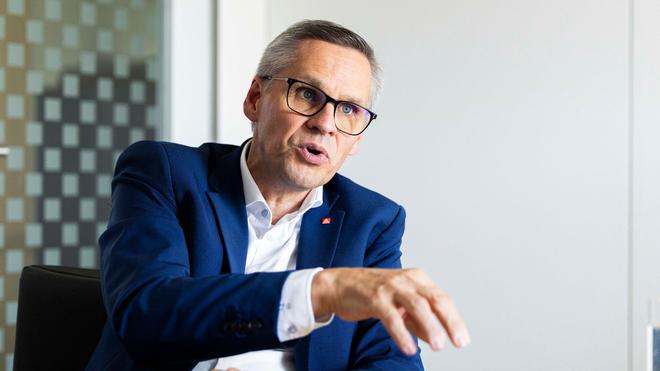 Elektromobilität: Thorsten Gröger, Bezirksleiter der IG Metall in Niedersachsen und Sachsen-Anhalt: «Natürlich schadet eine zu lange Debatte.» (Archivbild)