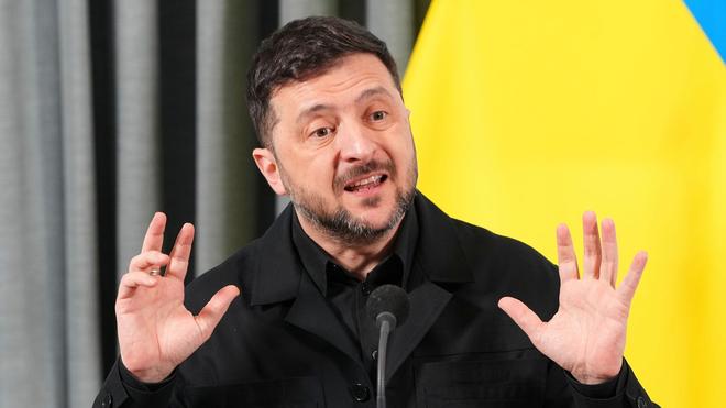 Die Lage im Überblick: Der ukrainische Staatschef Wolodymyr Selenskyj (l) will US-Präsident Donald Trump klarmachen, dass das Land in den Verhandlungen über ein Kriegsende mit Russland nicht kapitulieren wird. (Archivbild)