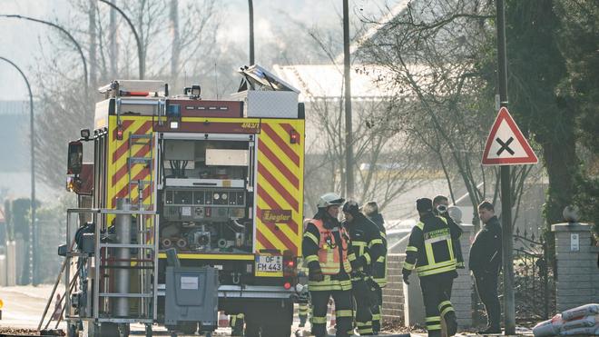 Millionenschaden: Die Löscharbeiten gestalteten sich wegen gefrierenden Löschwassers schwierig.