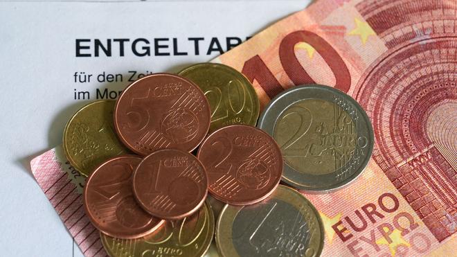 Ab 1. Januar 13,90 Euro: Zum 1. Januar 2026 steigt der gesetzliche Mindestlohn von 12,82 Euro auf 13,90 Euro je Stunde. (Symbolbild)