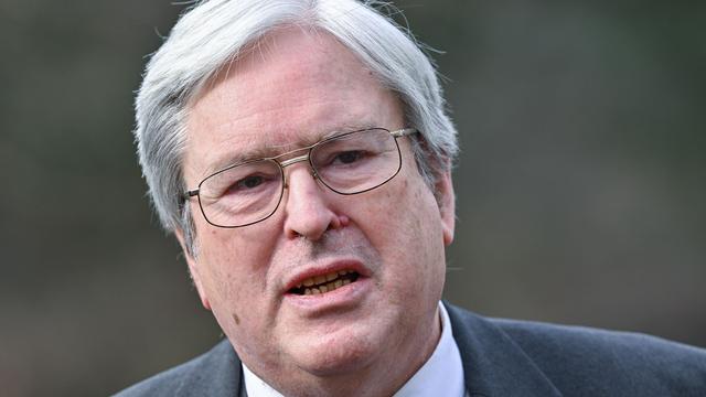 Mögliche Interessenkonflikte: Kein Beraterjob für Ex-Minister - Gericht lehnt Anträge ab