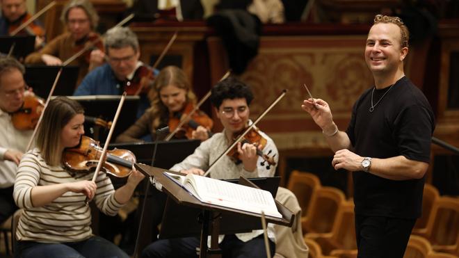 Musik zum Jahreswechsel: Der Kanadier Yannick Nézet-Séguin dirigiert erstmals das Neujahrskonzert aus Wien