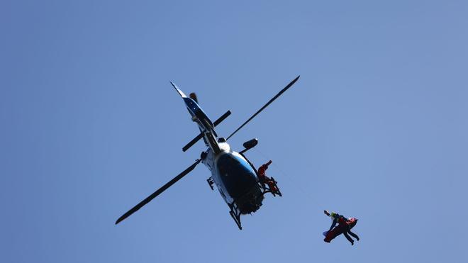 Notfälle: Mit einem Hubschrauber rückten die Einsatzkräfte aus. (Symbolbild)