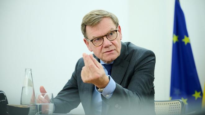 Peking-Reise des Kanzlers: Außenminister Johann Wadephul erwartet für die in den ersten drei Monaten 2026 geplante China-Reise von Kanzler Friedrich Merz (beide CDU) konkrete Ergebnisse. Welche, will er nicht verraten.