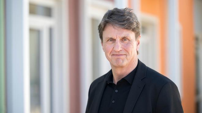 In Niedersachsen: Klaus Dierker, Präsident der Landesaufnahmebehörde Niedersachsen: Weniger Asylbewerber, aber mehr Menschen aus der Ukraine kommen nach Niedersachsen. (Archivbild)