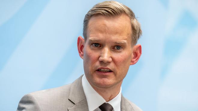 Jahreswechsel: Der Bundesdrogenbeauftragte warnt vor den Gefahren von zu viel Alkohol. (Archivbild)