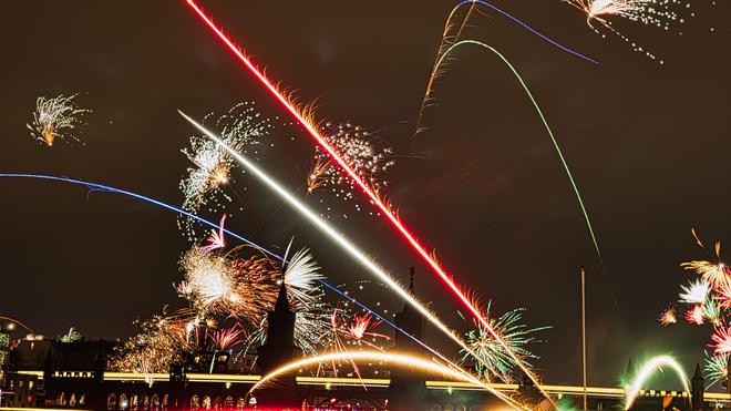 Jahreswechsel: Privates Feuerwerk ist ab 18 Uhr erlaubt. (Archivbild)