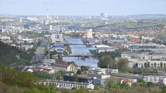 Wirtschaftspolitik: In Stuttgart sind Porsche und Mercedes-Benz oder auch Mahle beheimatet. (Archivbild)