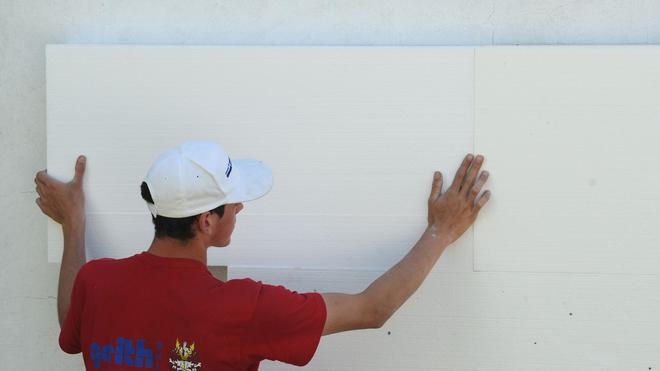 Bauen: Wärmedämmung darf auch den Nachbarn tangieren - zumindest leicht. (Symbolbild)