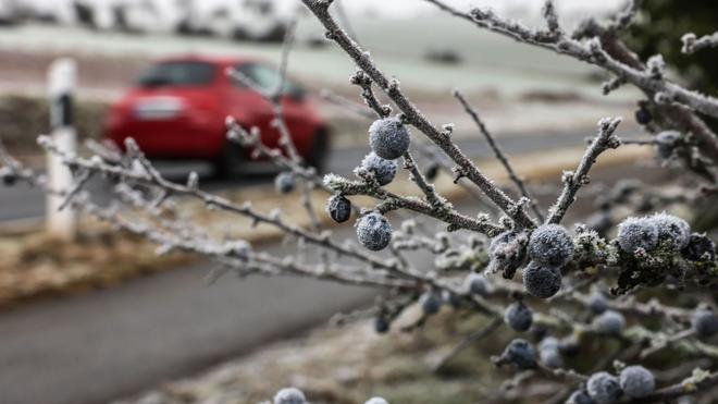 Aussichten für NRW: Die Silvesternacht bringt in den Hochlagen etwas Schnee, im Flachland nur Sprühregen.