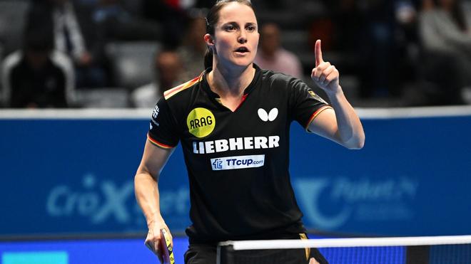 Erfolg mit neuem Schlägerbelag: Europas Nummer eins: Tischtennis-Spielerin Sabine Winter.