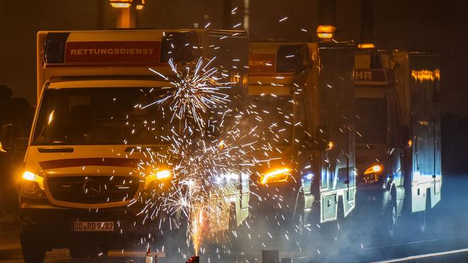 Feuerwerk: Für Rettungsdienste ist die Silvesternacht eine besonders harte Schicht. (Archivbild)