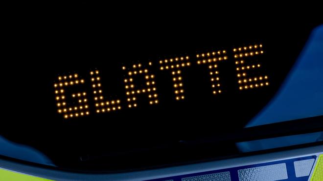 Verkehr: An Silvester und an Neujahr kann es glatt werden auf den Straßen. (Symbolbild)