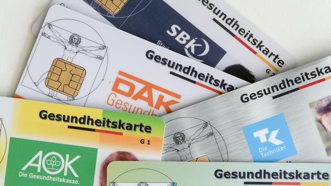 Steigende Sozialabgaben: Knapp die Hälfte der Kassen hat den Zusatzbeitrag zum Jahreswechsel erhöht. (Ilustration)