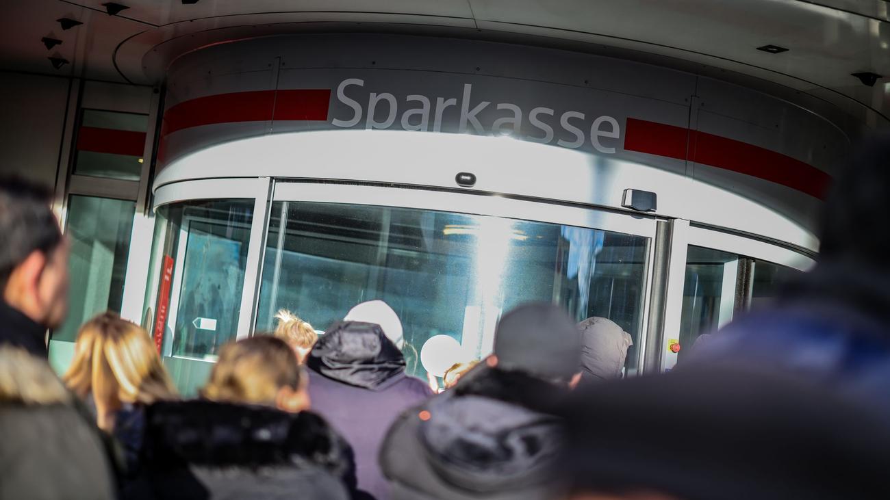 Millionen-Einbruch: Bislang keine heiße Spur aus Hinweisen zu Bankeinbruch