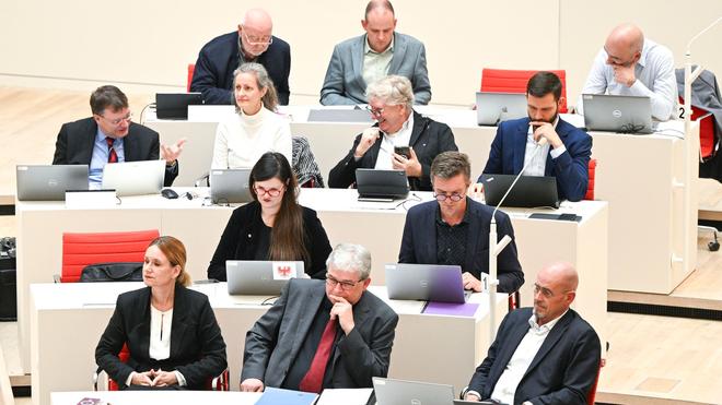 Koalitionskrise: Die BSW-Fraktionsspitze im Brandenburger Landtag will sich mit der Forderung der SPD nach einer Zusicherung der Treue zur Koalition beschäftigen (Archivbild).