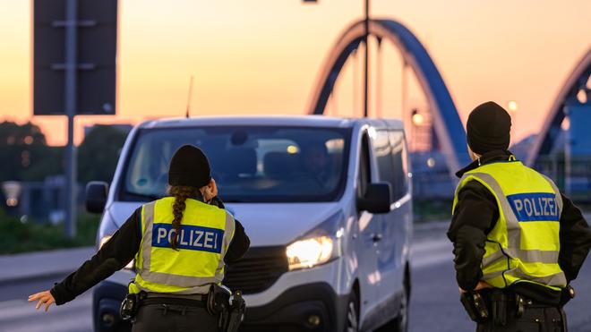 Bilanz der Bundespolizei: Die Zahl unerlaubter Einreisen nach Deutschland ist nach Angaben der Bundespolizei weiter zurückgegangen (Archivbild).