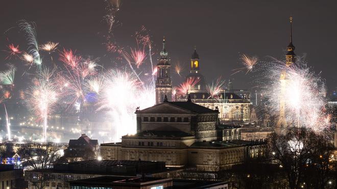 Notfälle: An Silvester rückte die Feuerwehr in Dresden zu gut einem Drittel weniger Einsätzen aus als im Vorjahr.