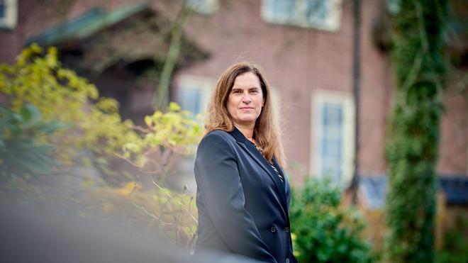 Nobelpreise: Die gebürtige Belgierin Ellen Moons tritt zum Jahreswechsel als erste Frau in der Geschichte der Königlich-Schwedischen Akademie der Wissenschaften (KVA) den Posten als Generalsekretärin an.