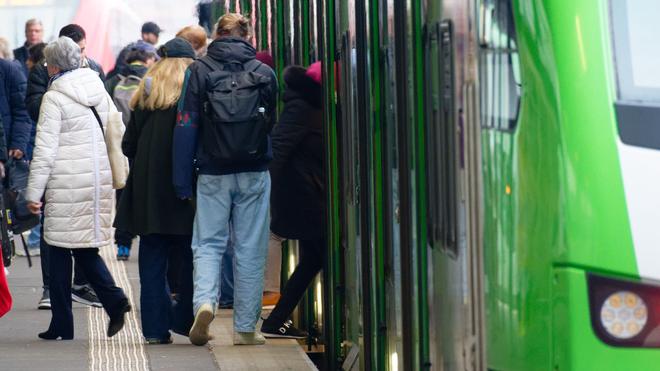 Fahrpreise: Für Fahrten im nordrhein-westfälischen Nahverkehr müssen viele Fahrgäste tiefer in die Tasche greifen. (Archivbild)