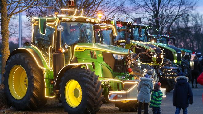 Neujahrstradition: Mit der Lichterfahrt wollen die Landwirte für einen guten Zweck Geld sammeln. (Archivbild)