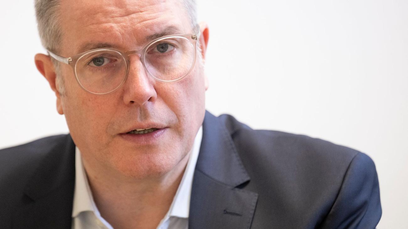 Schwarz-Rot: Schweitzer fordert von Reiche mehr Engagement