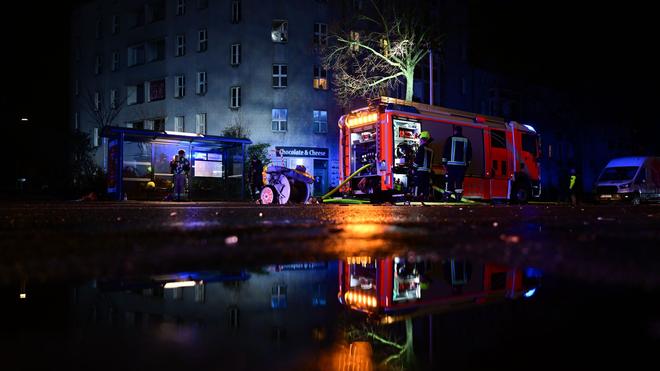 Kriminalität: Die Berliner Feuerwehr musste in der Silvesternacht 1.830 Einsätze leisten.