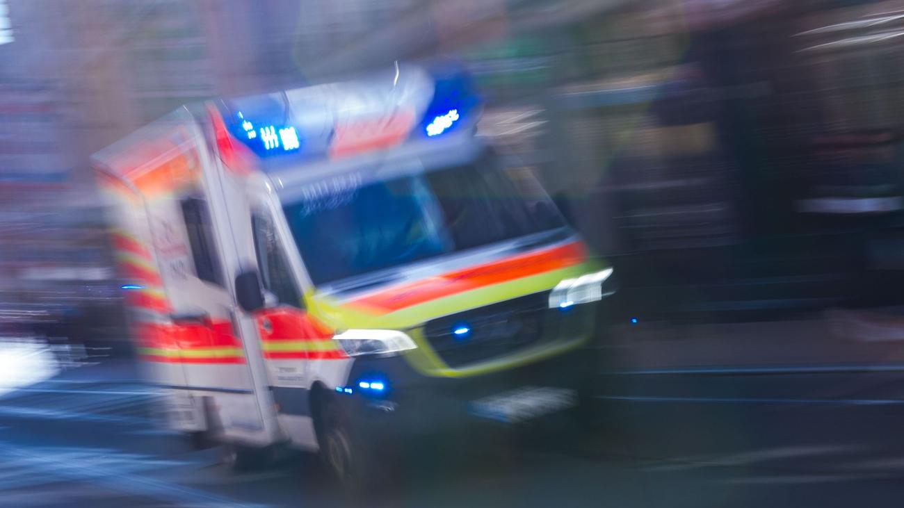 Silvester: Silvesterfeiern in MV - Hand durch Böller abgerissen