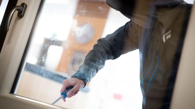 Suche nach zweiter Person: 16-Jähriger nach Einbruch in Gaststätte festgenommen