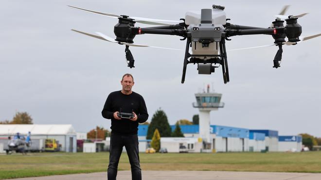 Drohnen: Peter Selig betreibt in Magdeburg eine Flugschule für Drohnen. (Archivbild)