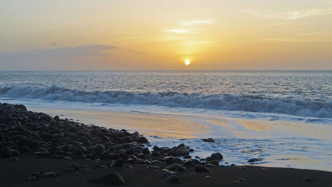 Dreifachmord: Ein 19-Jähriger steht im Verdacht, drei Angehörige während des Urlaubs auf Kap Verde getötet zu haben. (Symbolfoto)