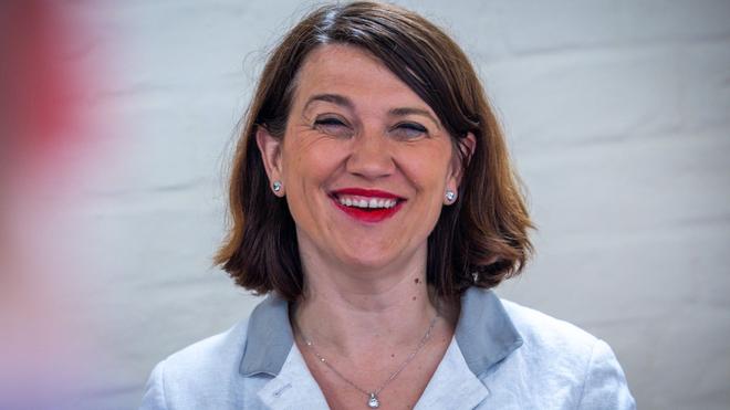 Ermittlungen: MV-Justizministerin Jacqueline Bernhardt (Linke) verzichtet schriftlich auf das Weisungsrecht gegenüber den Staatsanwaltschaften. (Archivbild)