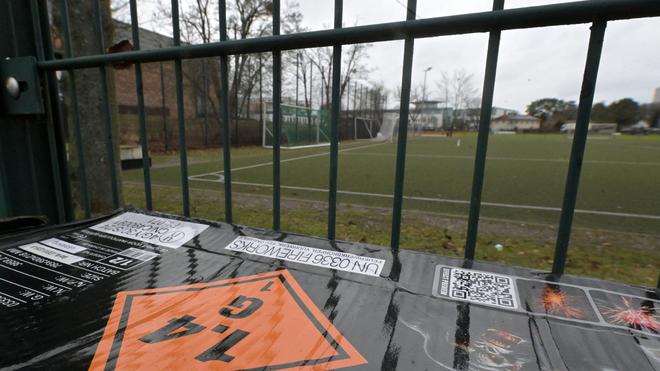 Silvester: Im Fall eines schwerstverletzten Kindes in Berlin wird vermutet, dass eine illegale Kugelbombe im Spiel gewesen sein könnte. (Archivbild)